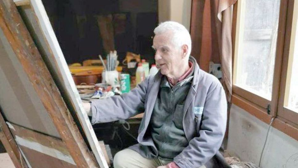 L’artiste-peintre Mohamed Oulhaci. © D. R.
