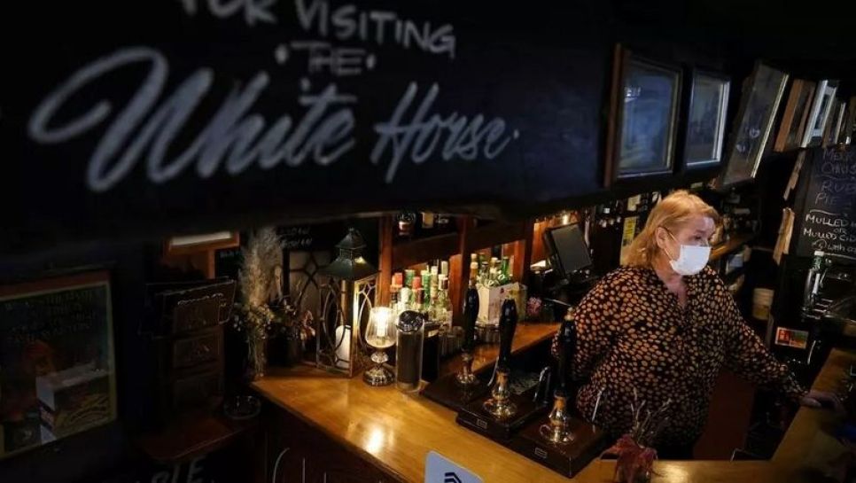 Jacqueline Paphitis, propriétaire du pub White Horse, le 29 janvier 2021 © D.R
