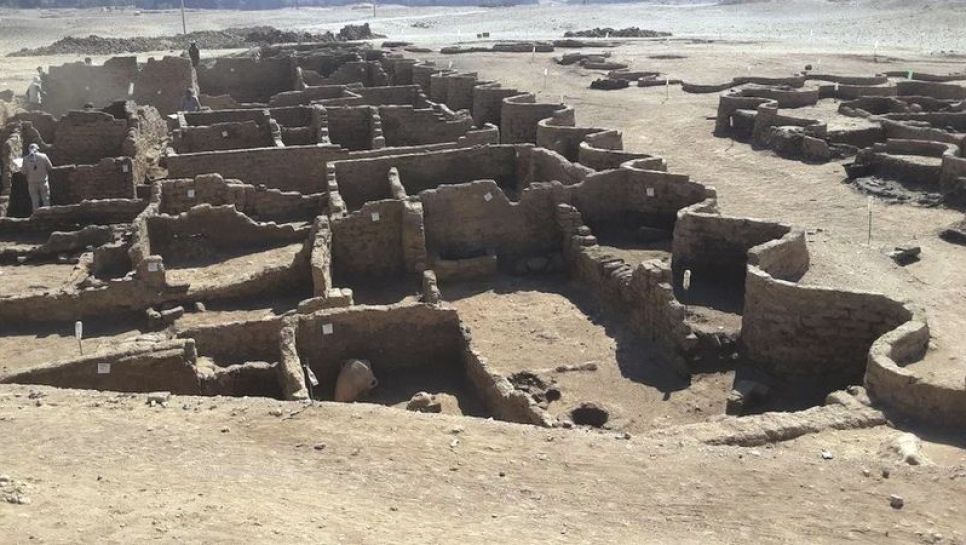 Une découverte archéologique dans le cadre de la “Cité dorée perdue” à Louxor, en Égypte. © D.R