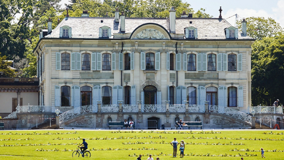 La Villa La Grange, posée dans un vaste parc au bord du lac Léman en plein cœur de Genève. © D. R.