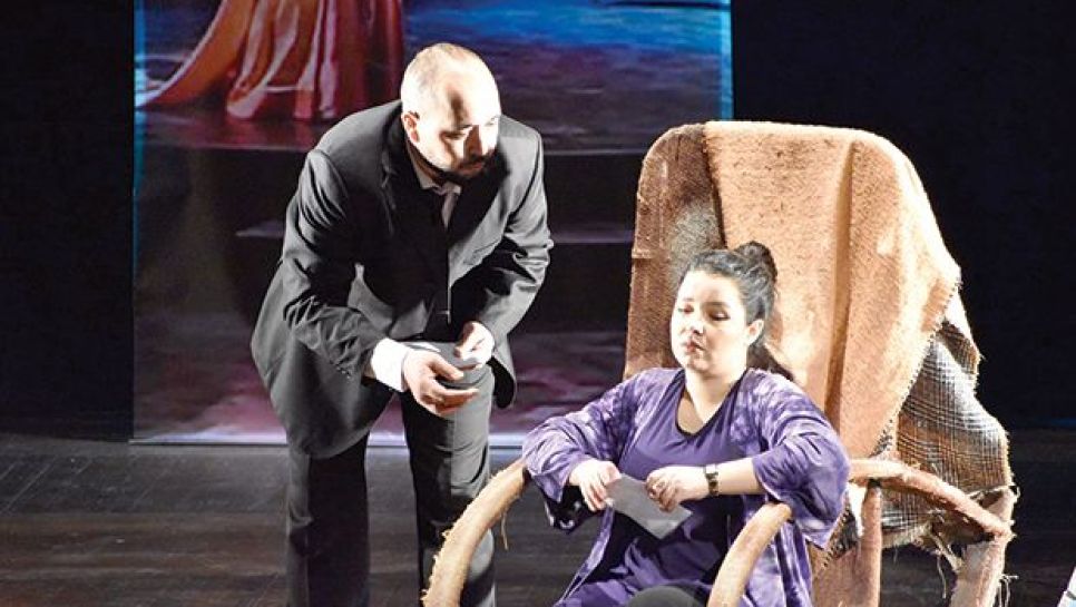 La pièce “Memory-Kelthoum”, représentée au Théâtre national algérien. © D. R.