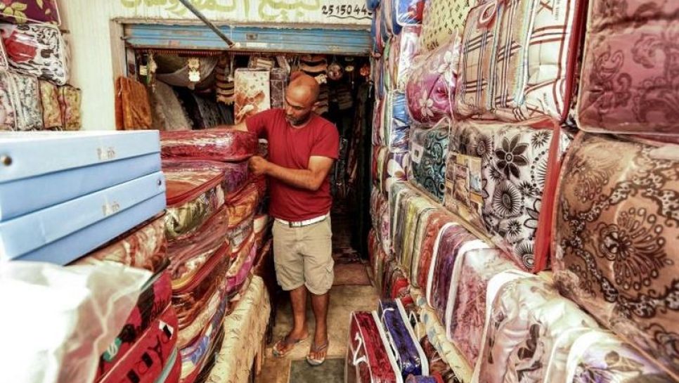 Un marchand de duvets dans le souk de Ben Guerdane dans le sud de la Tunisie. © D.R