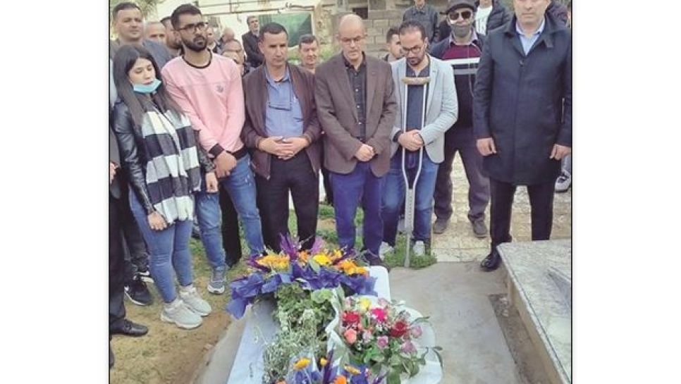 Recueillement en hommage à Saïd Yahiatèn et Salem Aguedal. © Liberté