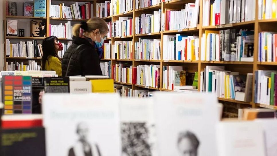 La deuxième quinzaine d’août signe l’arrivée de nombreux nouveaux livres sur les étals. © D.R