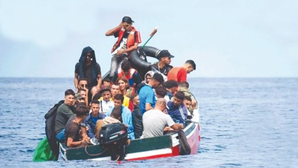 Départ d’une embarcation de migrants clandestins des côtes oranaises vers l’Espagne. © D.R
