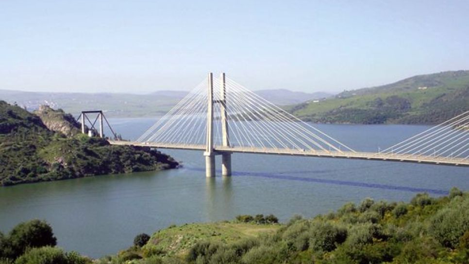 Beni Haroun, le plus grand barrage à l’échelle nationale de par sa capacité estimée à près d’un milliard de mètres cubes. © D. R.