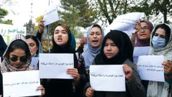 Des Afghanes manifestent à Kaboul pour dénoncer le "silence" de la communauté internationale. © D. R.