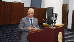 Youcef Cherfa, ministre du Travail, de l'Emploi et de la Sécurité sociale. © D. R.