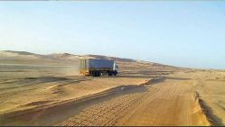 La direction des travaux publics impute la dégradation de la route au “système de freinage” de certains véhicules. © D. R.