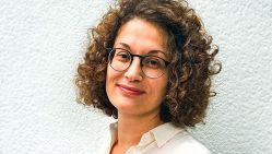 Eva Janadin, déléguée générale de “L’Islam au XXIe siècle” et imame de la mosquée Sîmorgh. © D. R.