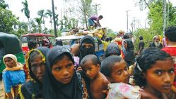 Des musulmans de Birmanie réfugiés dans le camp de Kutupalang, à Cox's Bazar, au Bangladesh. © D. R.