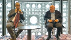 L’écrivain Kamel Daoud et le photographe Raymond Depardon (à D). © D. R.