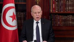 Le président tunisien Kaïs Saïed prolonge le gel des travaux du Parlement. © D. R.